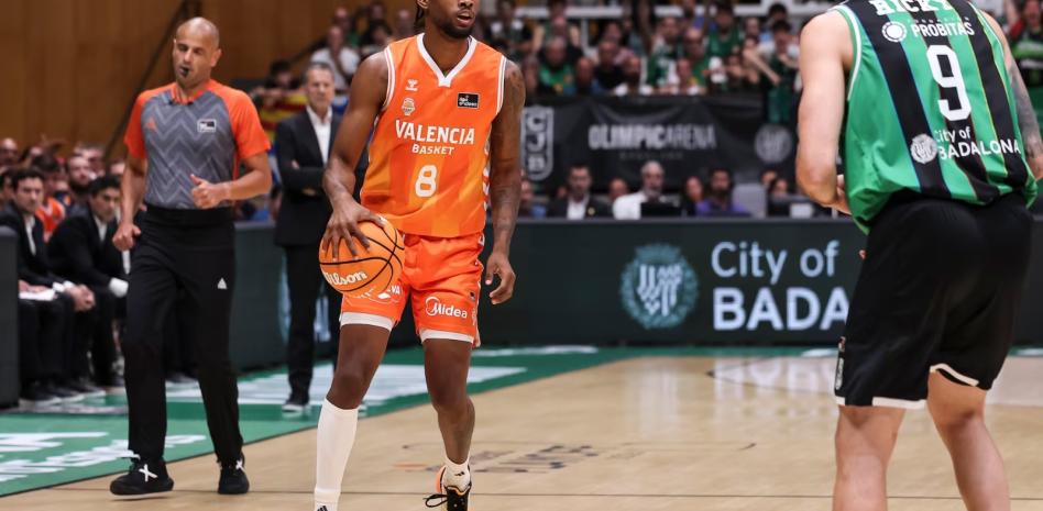El dominicano Jean Montero pone al Valencia en la final de la Liga ACB