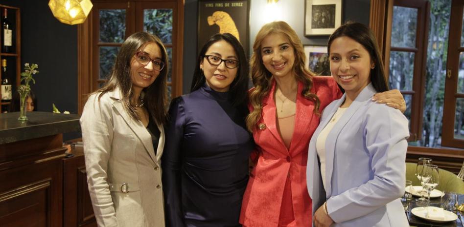 Gisel Castillo inicia gira con la presentación de libro