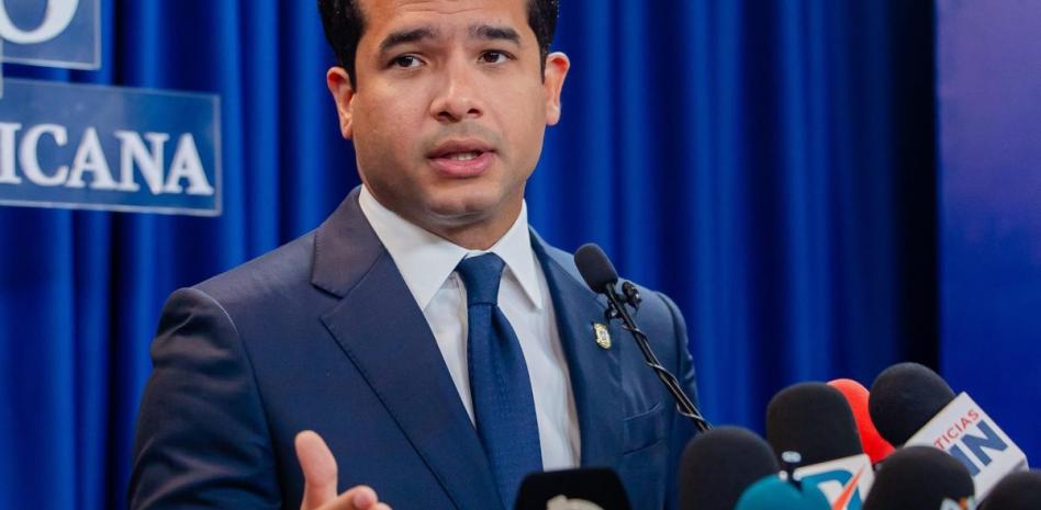 Omar Fernández sobre indexación salarial: "La ley habla de RD$ 52 mil, no menos"