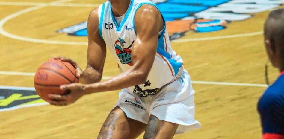 Luis Montero anota 30 y los Titanes vencen a Reales en fase de eliminación de la LNB