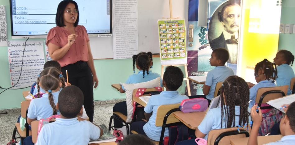 Más de 23 mil docentes y técnicos participan en el inicio de la quinta Evaluación de Desempeño