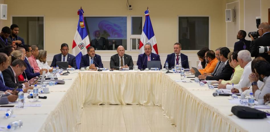 En menos de dos días legisladores terminan estudio de proyecto de ley que aumentaría impuestos