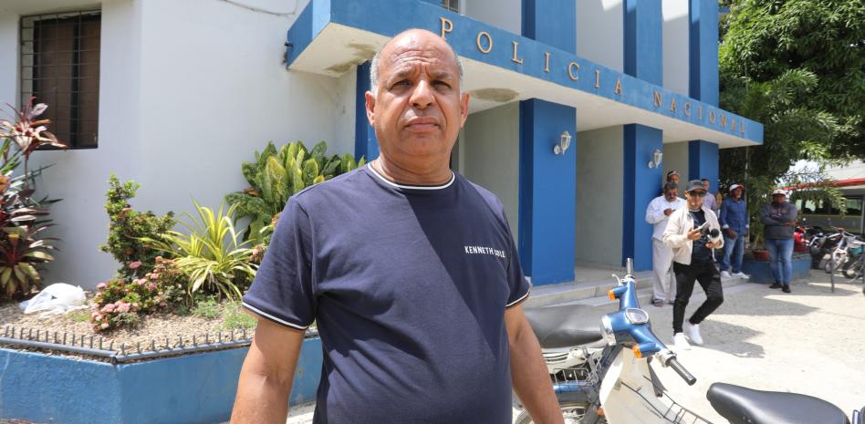 Asaltan hombre en Dajabón que llegó de EEUU; denuncia le quitaron casi dos millones en prendas