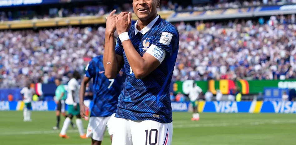 Mbappé firma doblete y Francia vence 3-1 a Senegal en la Copa Mundial de la FIFA