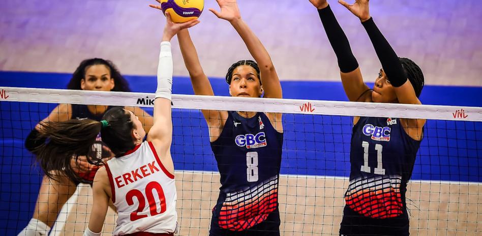 Voleibol femenino dominicano choca ante Estados Unidos en la Liga de Naciones