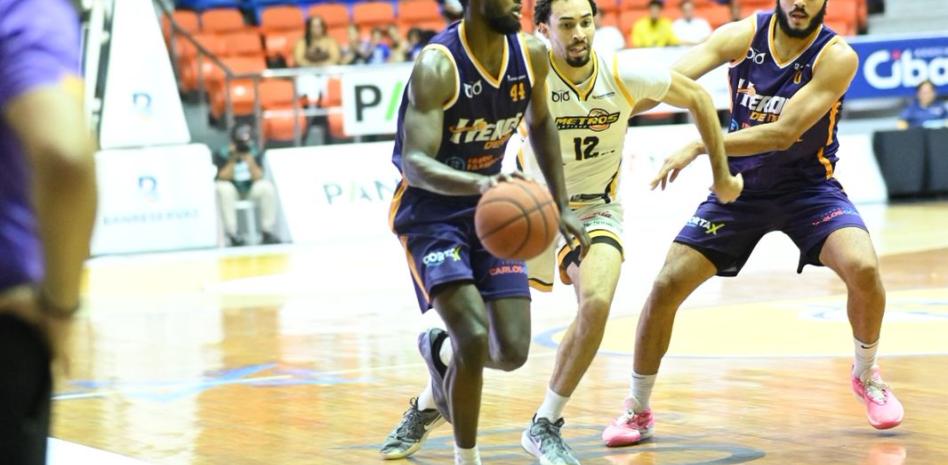 Huffman fue el héroe para Moca en triunfo sobre Metros en fase de eliminación de LNB