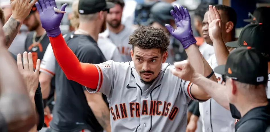 Devers y Adames jonronean, Gigantes vencen a Bravos en inicio de doble cartelera
