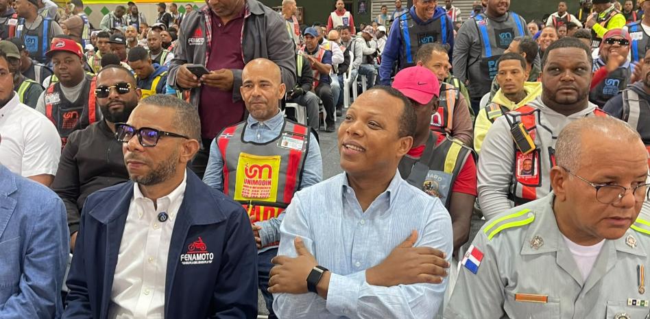 Morrison destaca avances en la regularización del sector motociclista