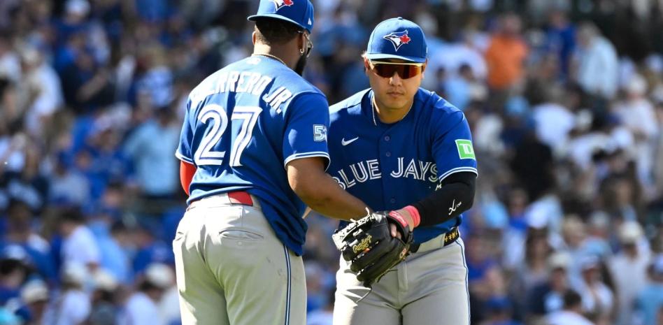 Okamoto da un H4 de 3 carreras y los Azulejos remontan para vencer a los Cubs