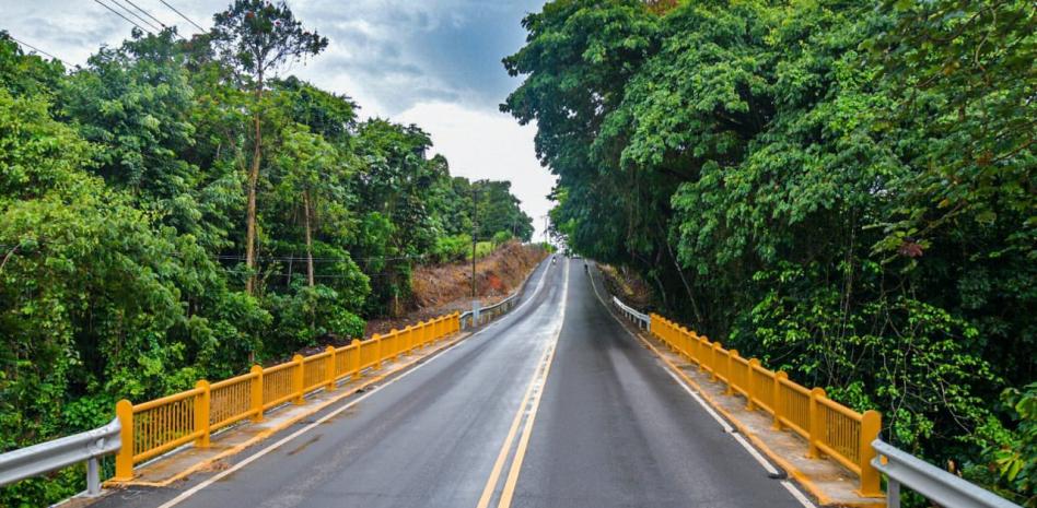 Gobierno inaugura la carretera Monte Plata–Cevicos