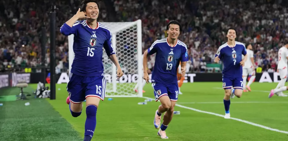 Ayase Ueda anota dos y Japón golea 4-0 a Túnez en el partido 1.000 del Mundial