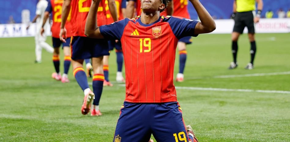 Lamine Yamal marca a los 10 minutos y España golea Arabia Saudí 4-0