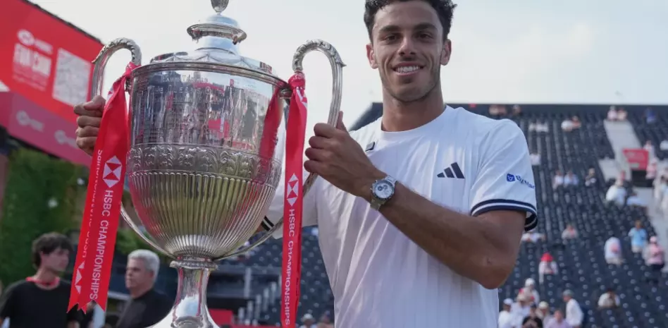 Francisco Cerúndolo se impone a Tommy Paul sobre césped para ganar la final de Queen’s