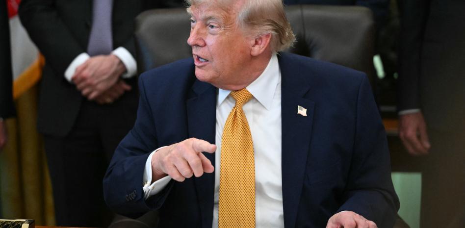 Trump subraya que EE.UU. tiene "control total" del estrecho de Ormuz
