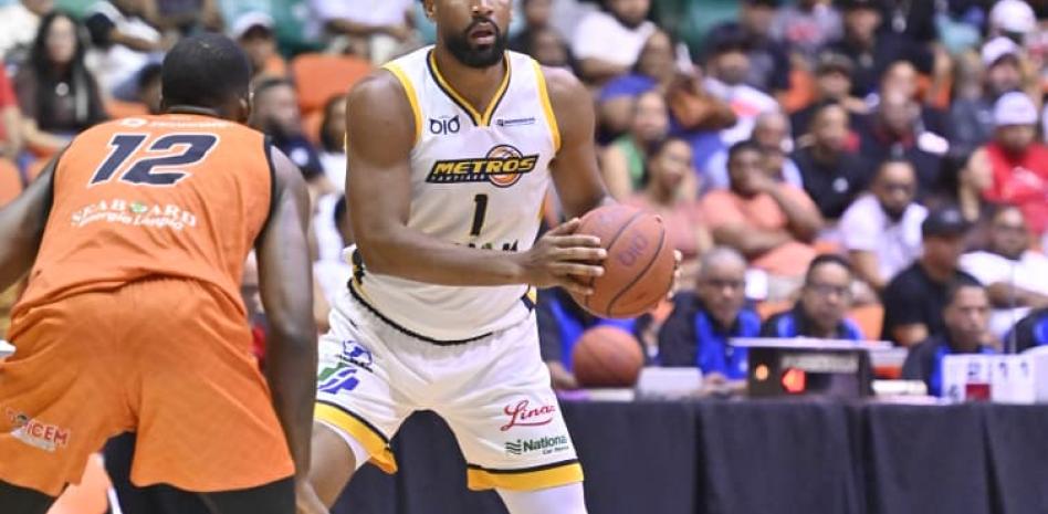Guerrero guía a Metros al triunfo en inicio semifinal de la LNB