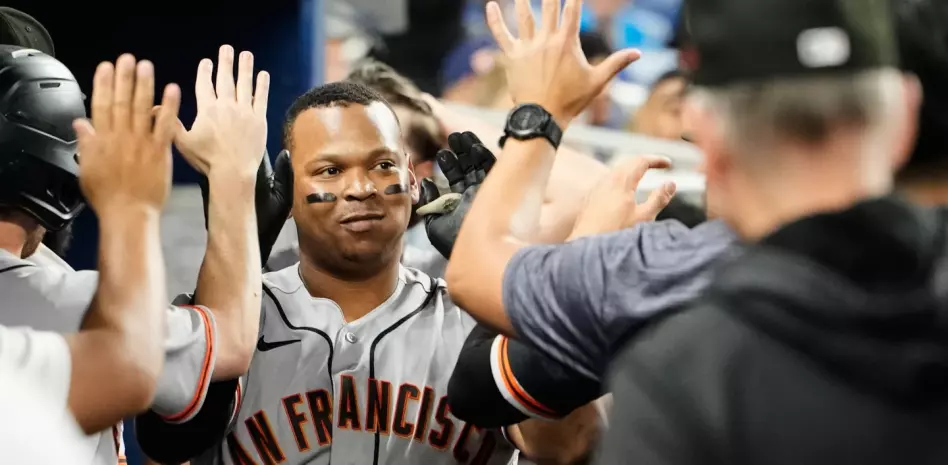 Rafael Devers pide disculpas al manager Vitello tras estallido en el doguot