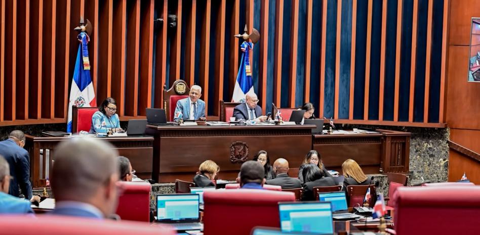 A menos de un mes para que concluya legislatura, senadores esperan aprobar reforma policial
