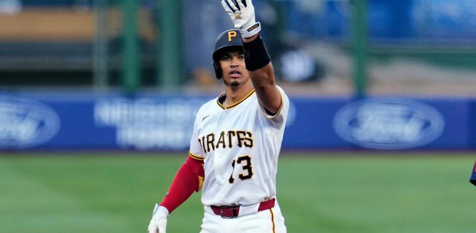 Endy Rodríguez batea tres hits y los Piratas vapulean a Seattle 11-1