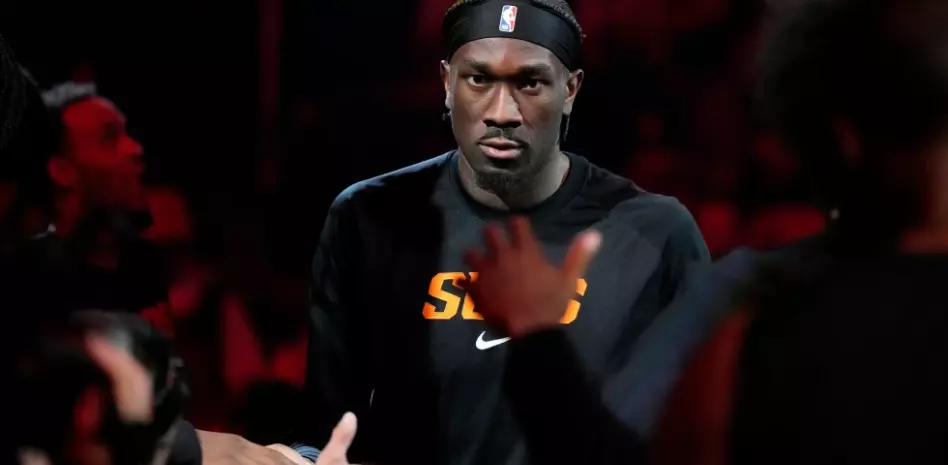 Suns llegan a acuerdo con Mark Williams por 38 millones en 3 años