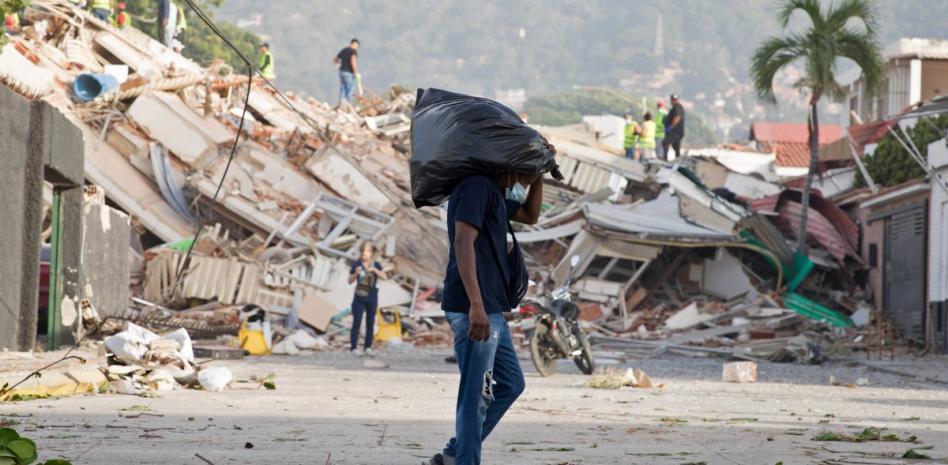 Ascienden a 920 muertos y 3,360 los heridos en Venezuela tras el doble terremoto