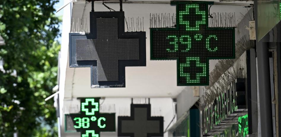 Ola de calor alcanza el este de Europa y azota los hospitales