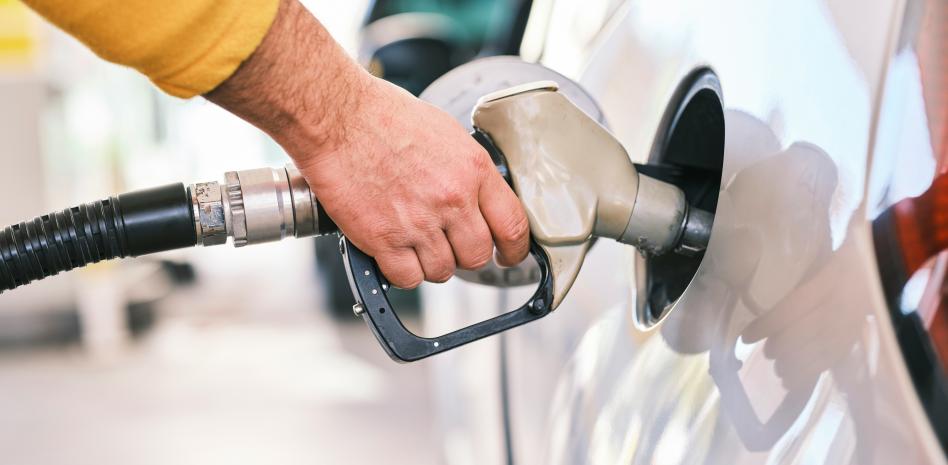 El gobierno informó que se mantienen congelados los precios de los combustibles esenciales