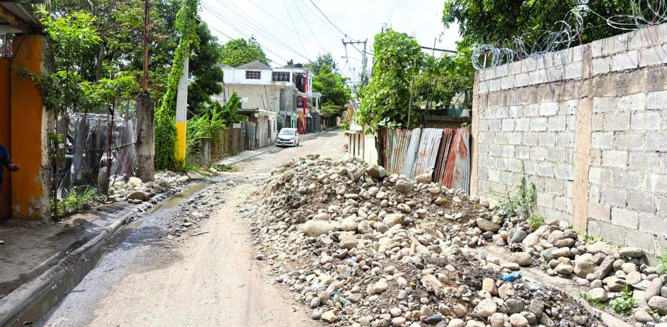 Los Alcarrizos espera que le cumplan promesas