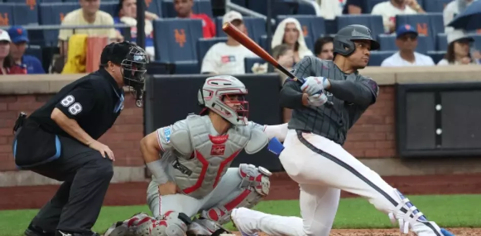 Triples de Soto y Lindor guían a Mets a superar 6-2 a Filis y cortar racha de 7 derrotas