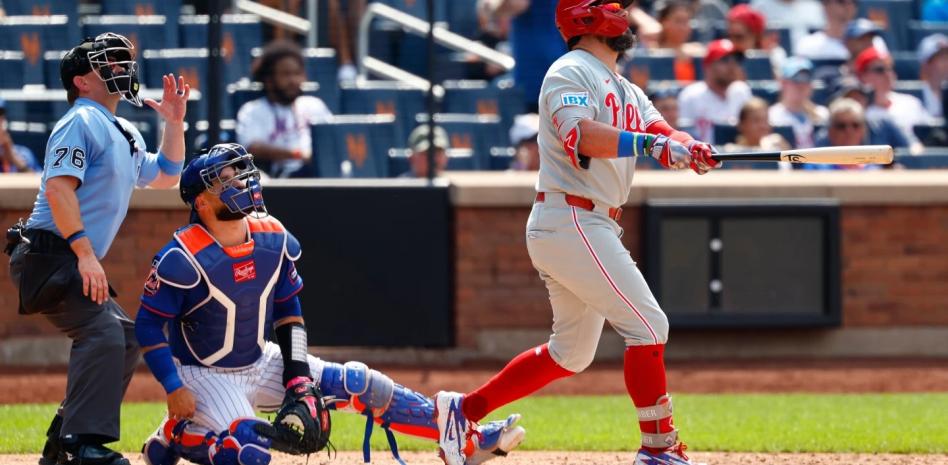 Kyle Schwarber establece un récord para los Filis con su jonrón número 30 y doblegan a Mets 5-4