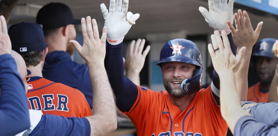 Jonrón de 3 carreras de Christian Walker en la 10ª impulsa a Astros 7-5 ante Tigres