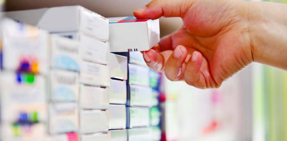 Abinader otorga más fondos para programa de medicamentos de alto costo