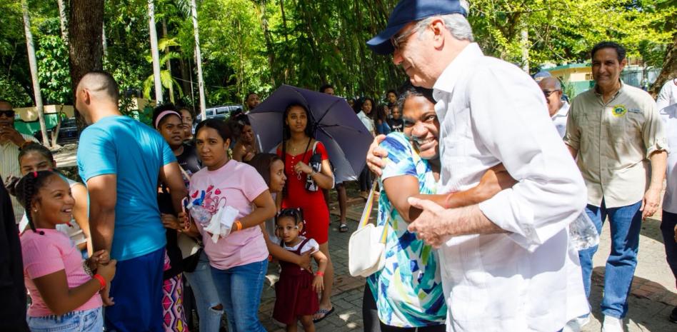 Presidente Abinader visita el Zoológico Nacional y anuncia su transformación integral