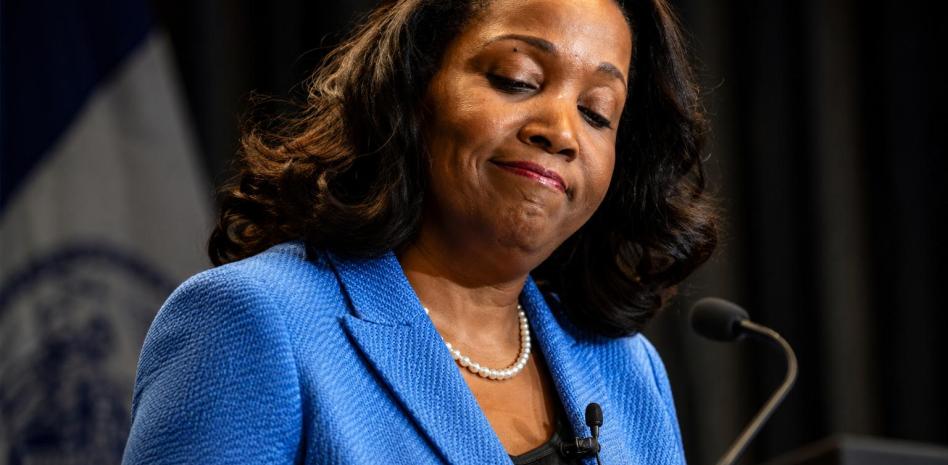 Corte Suprema de EEUU denegó la destitución de la gobernadora de la Reserva Federal Lisa Cook