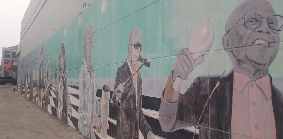 Murales de Santiago que honran a artistas