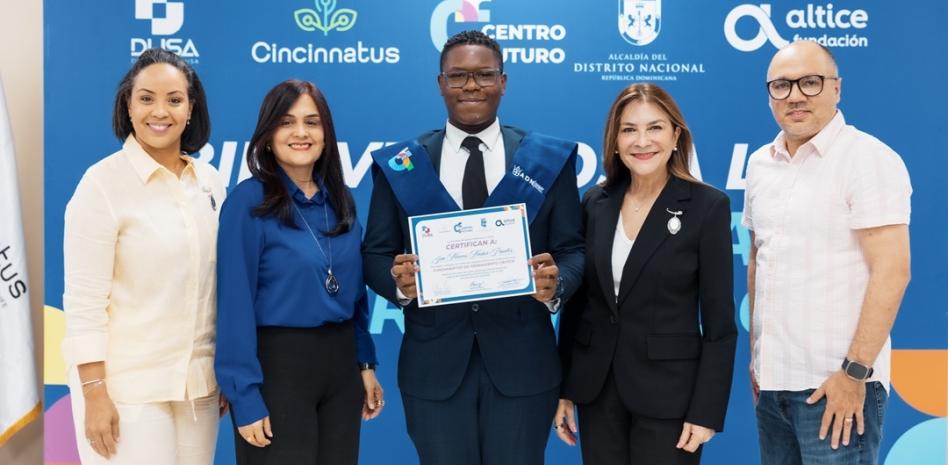 Fundación Altice y Alcaldía del Distrito Nacional finalizan programa “Futuro de Esperanza”