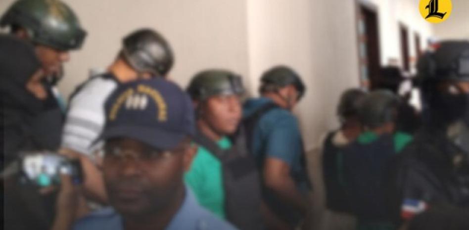 Jueza condena a dos implicados en red de sustracción de municiones de la Policía, tras acuerdo