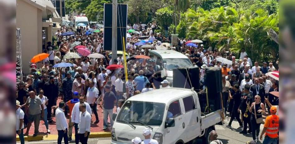 VIDEO: San José de las Matas despide a Alex Bueno con canciones, anécdotas y lágrimas