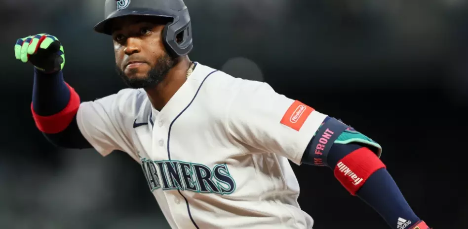 Julio Rodríguez batea tres hits, Marineros triunfan frente a José Soriano
