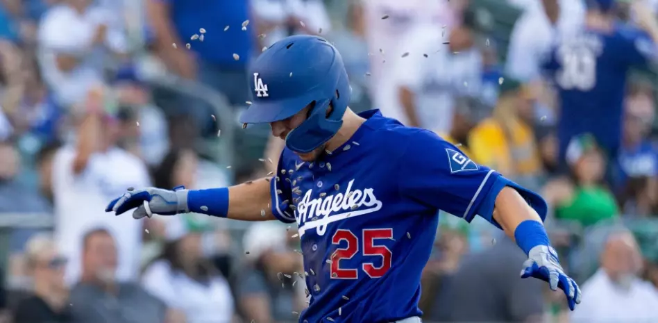 Dave Roberts logra su victoria 1.000 en el triunfo 9-3 de Dodgers ante Atléticos