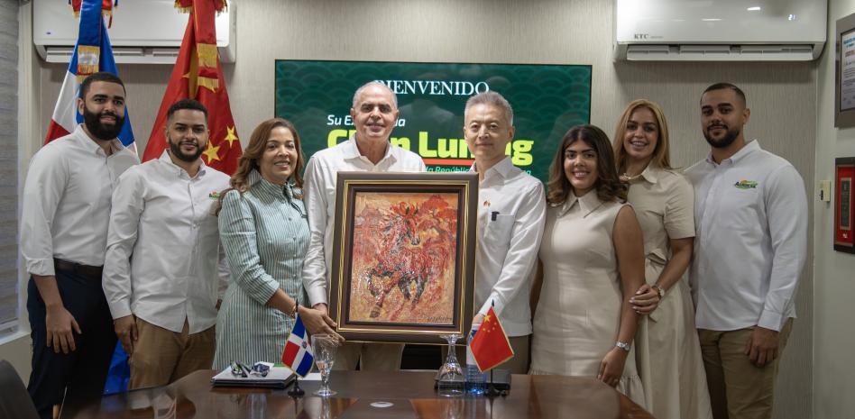 Agroesa recibe al Embajador de la República Popular China para festejar su 30.º aniversario