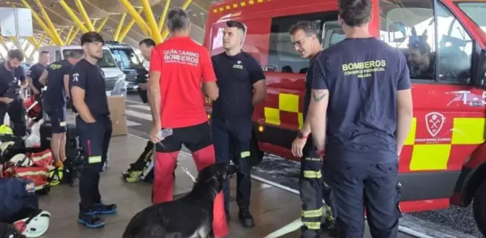 Un equipo de siete bomberos españoles deja Venezuela tras cinco días de rescate por sismos