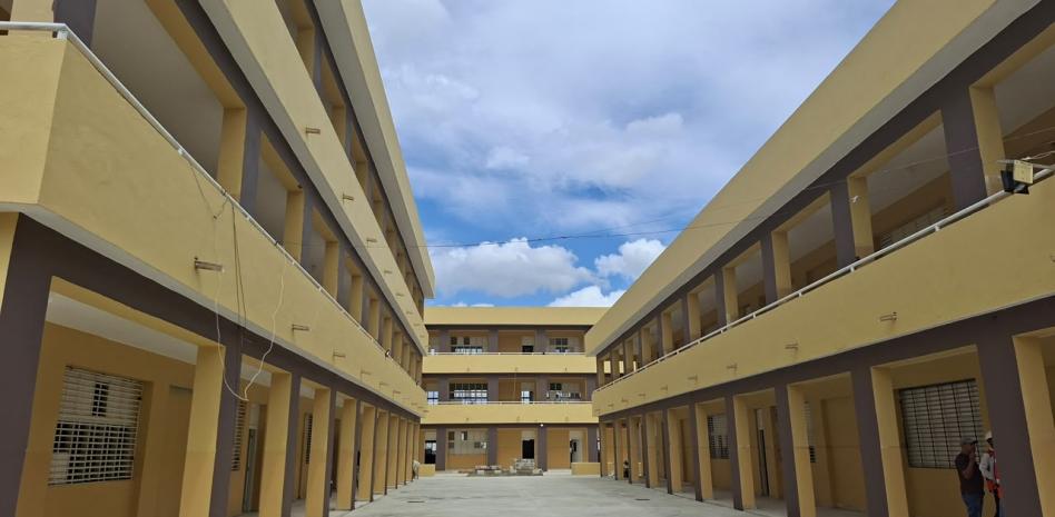 Construcción de nuevas aulas avanzan en Los Alcarrizos, el Distrito Nacional y Santo Domingo Oeste
