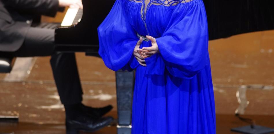 Cantante lírica Anna Netrebko cancela su actuación en teatro de Madrid por fatiga agravada por calor