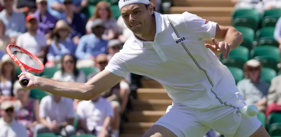 Fritz avanza a la tercera ronda y gana puntos de estilo en Wimbledon