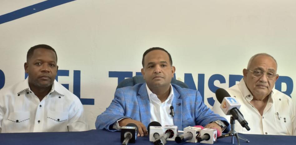 Conatra ve como mecanismo de "chantaje" el anuncio de aumento del pasaje en el Cibao