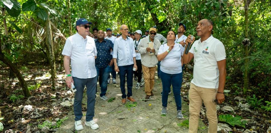 Empresa visita el Parque Ecológico Las Lagunas