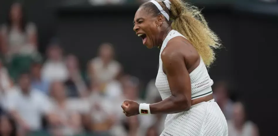 Serena se retira del dobles con su hermana Venus en Wimbledon por lesión