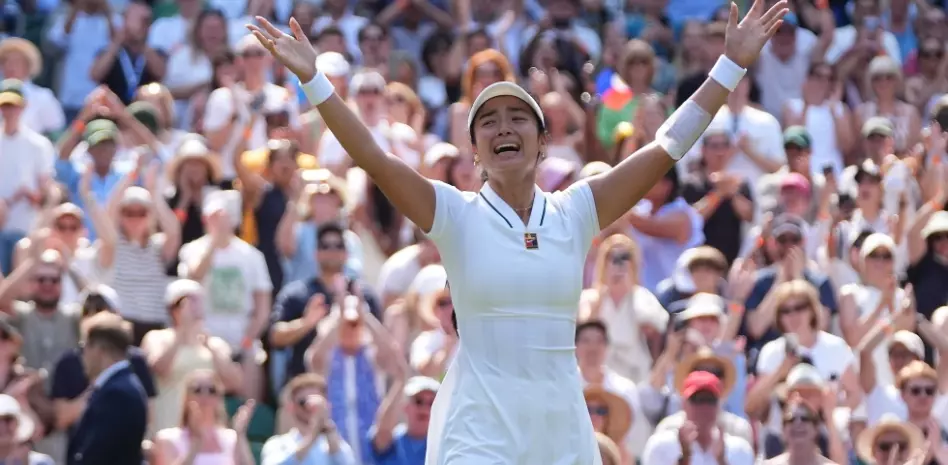 Eala sorprende a la campeona Swiatek en Wimbledon y Rybakina también queda eliminada