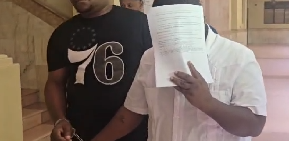 Prisión preventiva a haitiano acusado de intentar traficar cocaína por el Aeropuerto Cibao