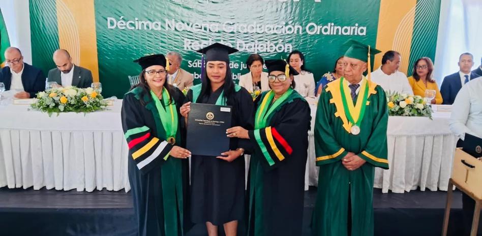UTESA recinto Dajabón gradúa 80 nuevos profesionales; 67 féminas y 13 hombres